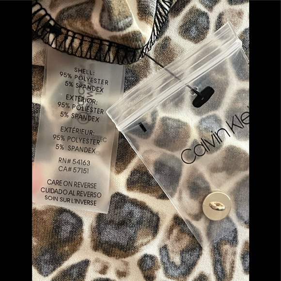 Calvin Klein Giraffe 🦒 Print Sleeveless Top. - Picture 8 of 8